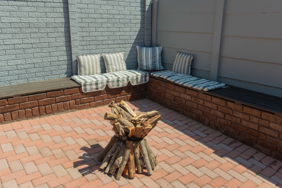 4 Bedroom Property for Sale in Lovemore Heights Estate Eastern Cape